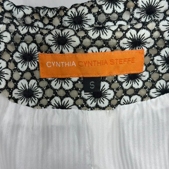 Cynthia Steffe Eyelet Floral Coat 3/4 Sleeve Size Small 36" Length Black/White - Picture 2 of 11